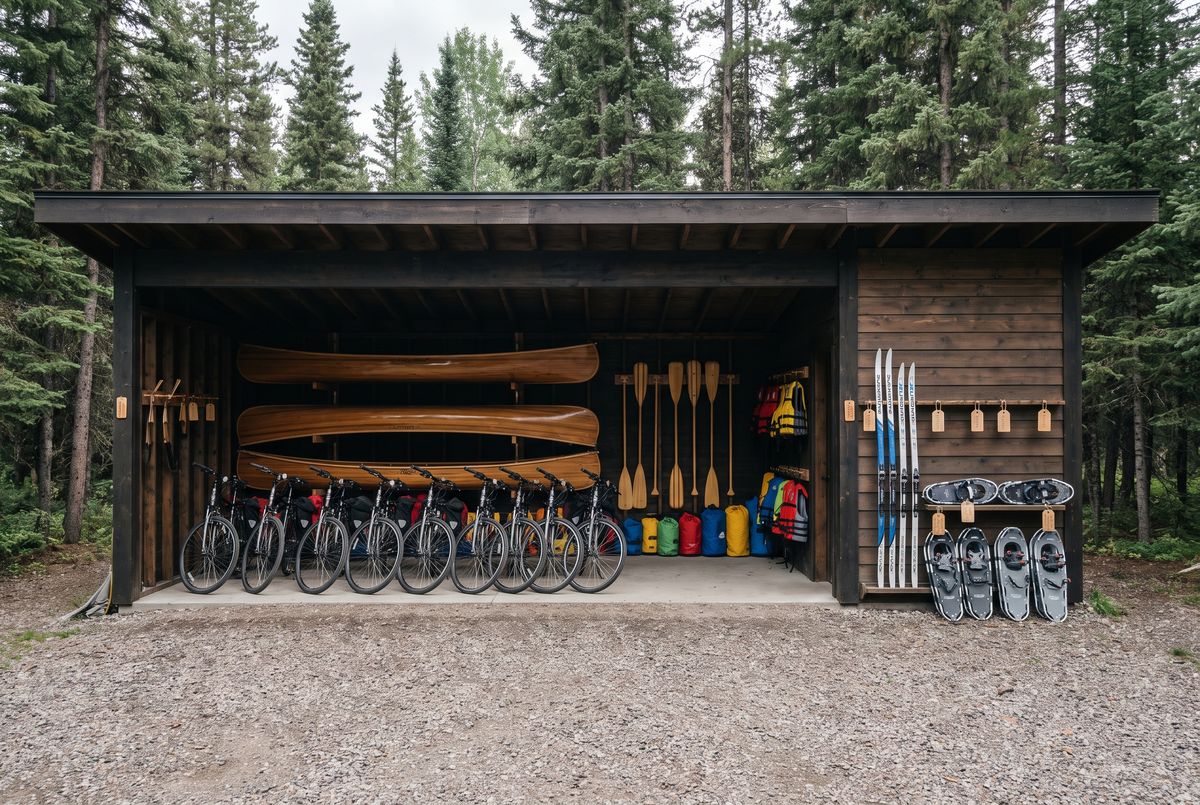 Uthyrningsboden med kanoter och cyklar